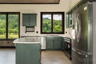 790 Howard Edmisten Rd, Sugar Grove, NC 28679 - Photo 16