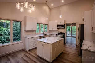 178 Sorrento Park Dr, Blowing Rock, NC 28605 - Photo 16