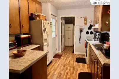 34 Leon Holder Lane, Elk Park, NC 28622 - Photo 4