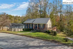 823 NW Queens St, Lenoir, NC 28645 - Photo 4