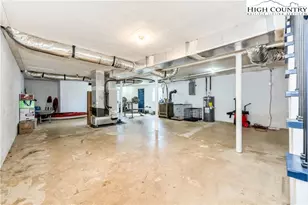 823 NW Queens St, Lenoir, NC 28645 - Photo 28