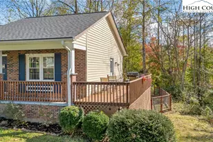 823 NW Queens St, Lenoir, NC 28645 - Photo 6