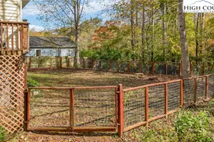 823 NW Queens St, Lenoir, NC 28645 - Photo 32