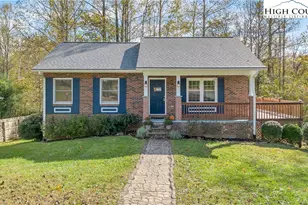 823 NW Queens St, Lenoir, NC 28645 - Photo 2