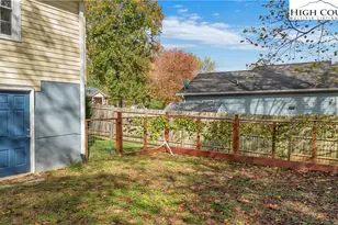 823 NW Queens St, Lenoir, NC 28645 - Photo 8