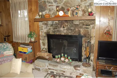 202 Knoll Circle, Newland, NC 28657 - Photo 10