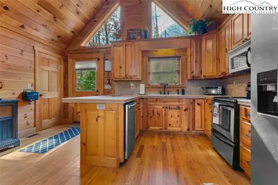 138 Laurelwood Drive, West Jefferson, NC 28694 - Photo 10