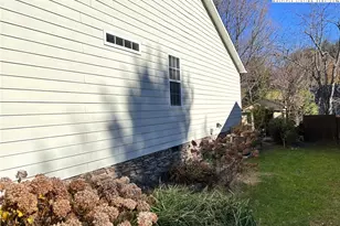 273 W Evergreen St, West Jefferson, NC 28694 - Photo 6