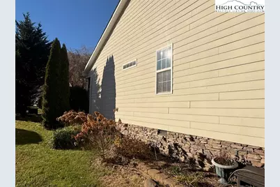 273 W Evergreen Street, West Jefferson, NC 28694 - Photo 4