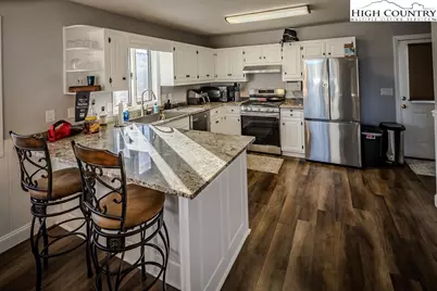 820 Hemlock Drive, Newland, NC 28657 - Photo 12