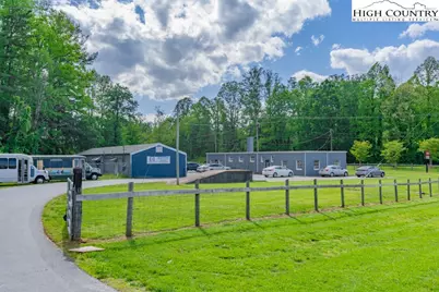 1080 Main Street NW, Lenoir, NC 28645 - Photo 36