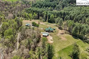 101 Double Branch Rd, Grassy Creek, NC 28631 - Photo 4