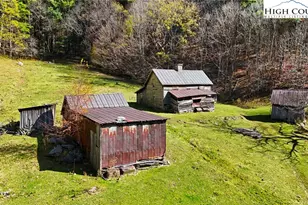 226 Loves Knob Rd, Sugar Grove, NC 28679 - Photo 24
