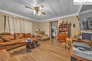 984 Cloverdale Ln, Independence, VA 24348 - Photo 12