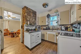 984 Cloverdale Ln, Independence, VA 24348 - Photo 10