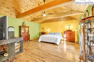 575 New River Cemetery Rd, Grassy Creek, NC 28631 - Photo 24