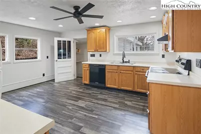 496 Camp Joy Road, Zionville, NC 28698 - Photo 4