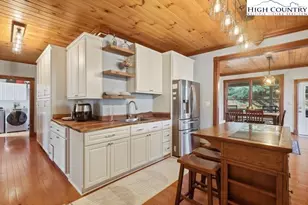 205 Timberlakes Dr, Todd, NC 28684 - Photo 10