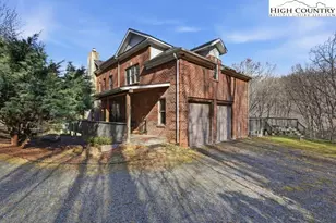 205 Timberlakes Dr, Todd, NC 28684 - Photo 2