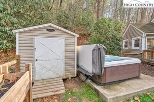 207 Old Turnpike Rd, Banner Elk, NC 28604 - Photo 12