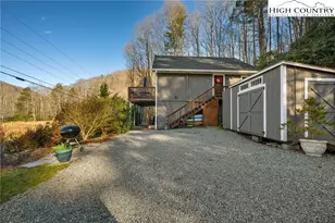 405 Sleepy Hollow Ln, Banner Elk, NC 28604 - Photo 4