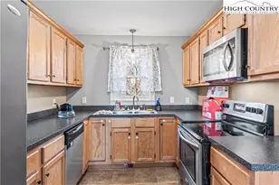 133 South St, Elkin, NC 28621 - Photo 8