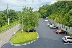 800 Meadowview Dr, Boone, NC 28607 - Photo 6