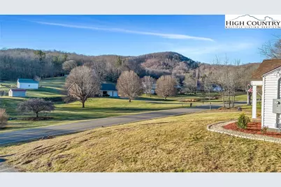 566 Buck Mountain Circle, West Jefferson, NC 28694 - Photo 4
