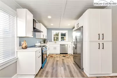 566 Buck Mountain Circle, West Jefferson, NC 28694 - Photo 16