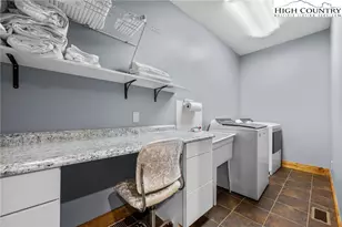 109 W Shamrock Ln, Beech Mountain, NC 28604 - Photo 44