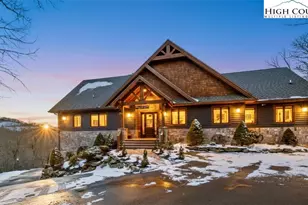 109 W Shamrock Ln, Beech Mountain, NC 28604 - Photo 2