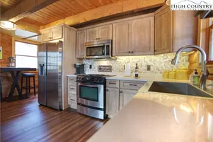 820 Willow Mountain Dr, Vilas, NC 28692 - Photo 8