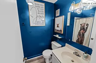 301 Pinnacle Inn Rd, Beech Mountain, NC 28604 - Photo 16