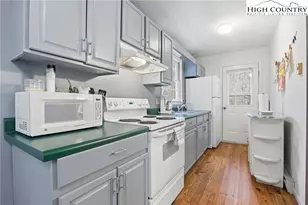 476 Moon Ridge Rd, Crumpler, NC 28684 - Photo 6