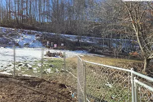 325 Sawyers Rd, Warrensville, NC 28693 - Photo 32