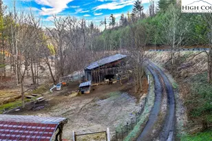 325 Sawyers Rd, Warrensville, NC 28693 - Photo 10