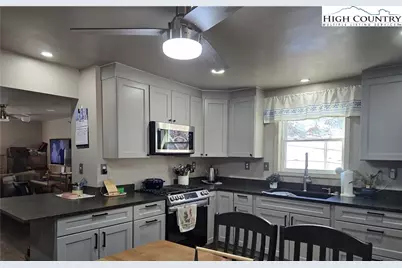 325 Sawyers Road, Warrensville, NC 28693 - Photo 20