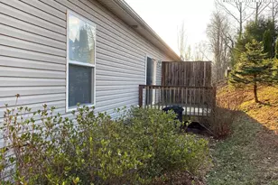 403 Ridgecrest Ave, West Jefferson, NC 28694 - Photo 10