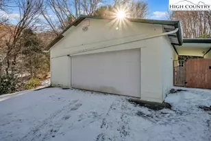 6670 Hickory Nut Gap Rd, Banner Elk, NC 28604 - Photo 38