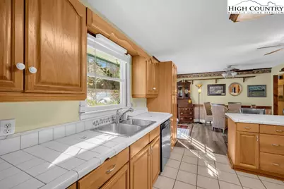6670 Hickory Nut Gap Road, Banner Elk, NC 28604 - Photo 18