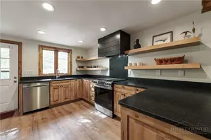 208 Meadow Loop, Newland, NC 28657 - Photo 4