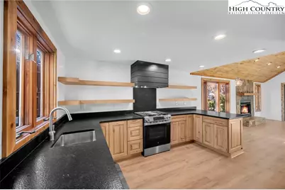 208 Meadow Loop, Newland, NC 28657 - Photo 4