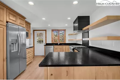 208 Meadow Loop, Newland, NC 28657 - Photo 6