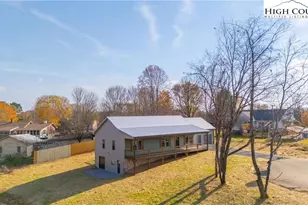 106 Blairfield Ct, North Wilkesboro, NC 28659 - Photo 2