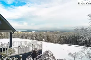 559 Brownstone Ln, Crumpler, NC 28617 - Photo 2