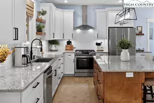 399 Crestview Mountain Dr, Ennice, NC 28623 - Photo 4