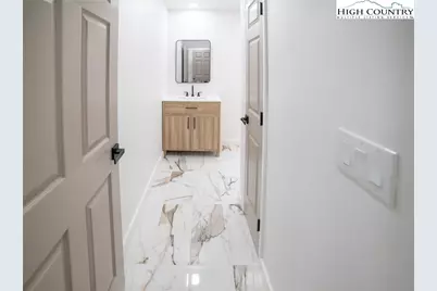 605 Vance Street, Lenoir, NC 28645 - Photo 14