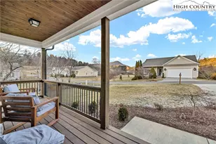 165 W Evergreen St, West Jefferson, NC 28694 - Photo 2