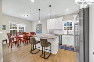 165 W Evergreen St, West Jefferson, NC 28694 - Photo 10