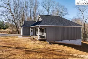 559 Memorial Park Dr, Sparta, NC 28675 - Photo 4